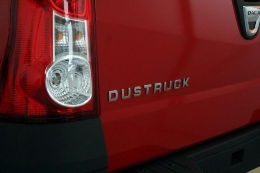  Dacia Dustruck by Renault Technologie Roumanie 2014 года  (фото 7 из 7)